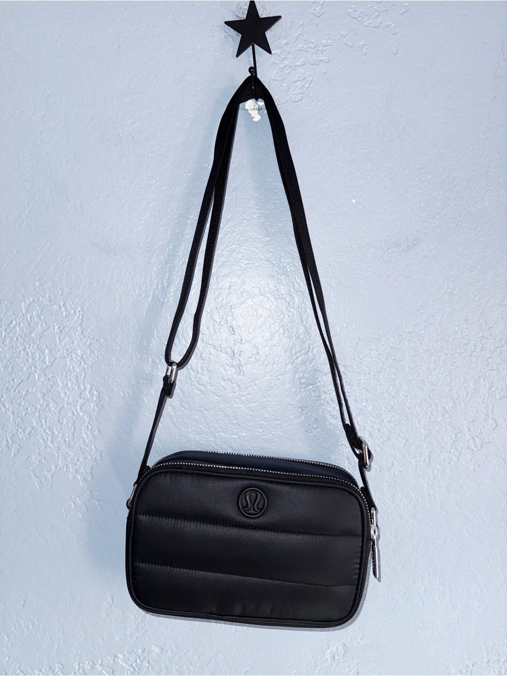Lululemon Wunder Puff Crossbody black Camera Bag